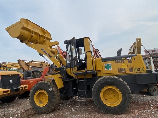 3-5 toneladas de segunda mano Komatsu WA320-3 Cargador de ruedas Cargador delantero usado