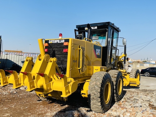 Se vende una máquina de calibrar motores Caterpillar Cat 140K usada