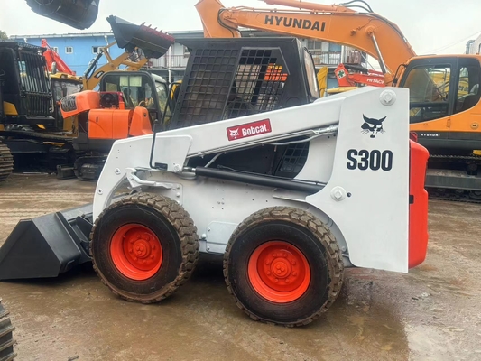 Bobcat S300 Mini Usado Cargador de dirección de patinaje, Bobcat de segunda mano Cargador de patinaje 1m3 60KW