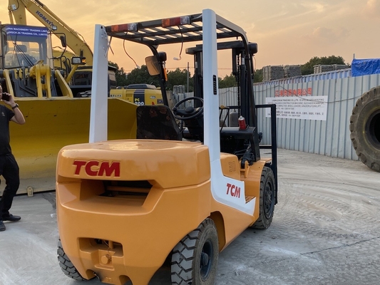 TCM FD30T6 usado diesel de montacargas en buen estado de segunda mano