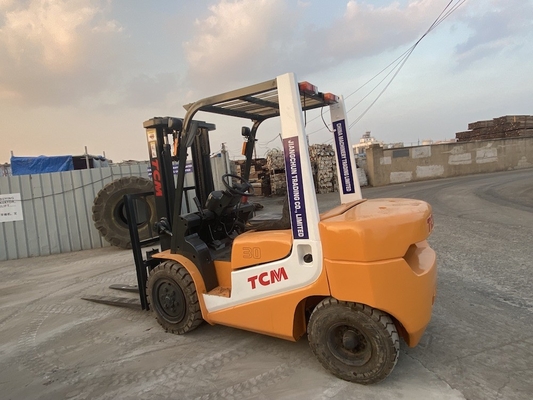 TCM FD30T6 usado diesel de montacargas en buen estado de segunda mano